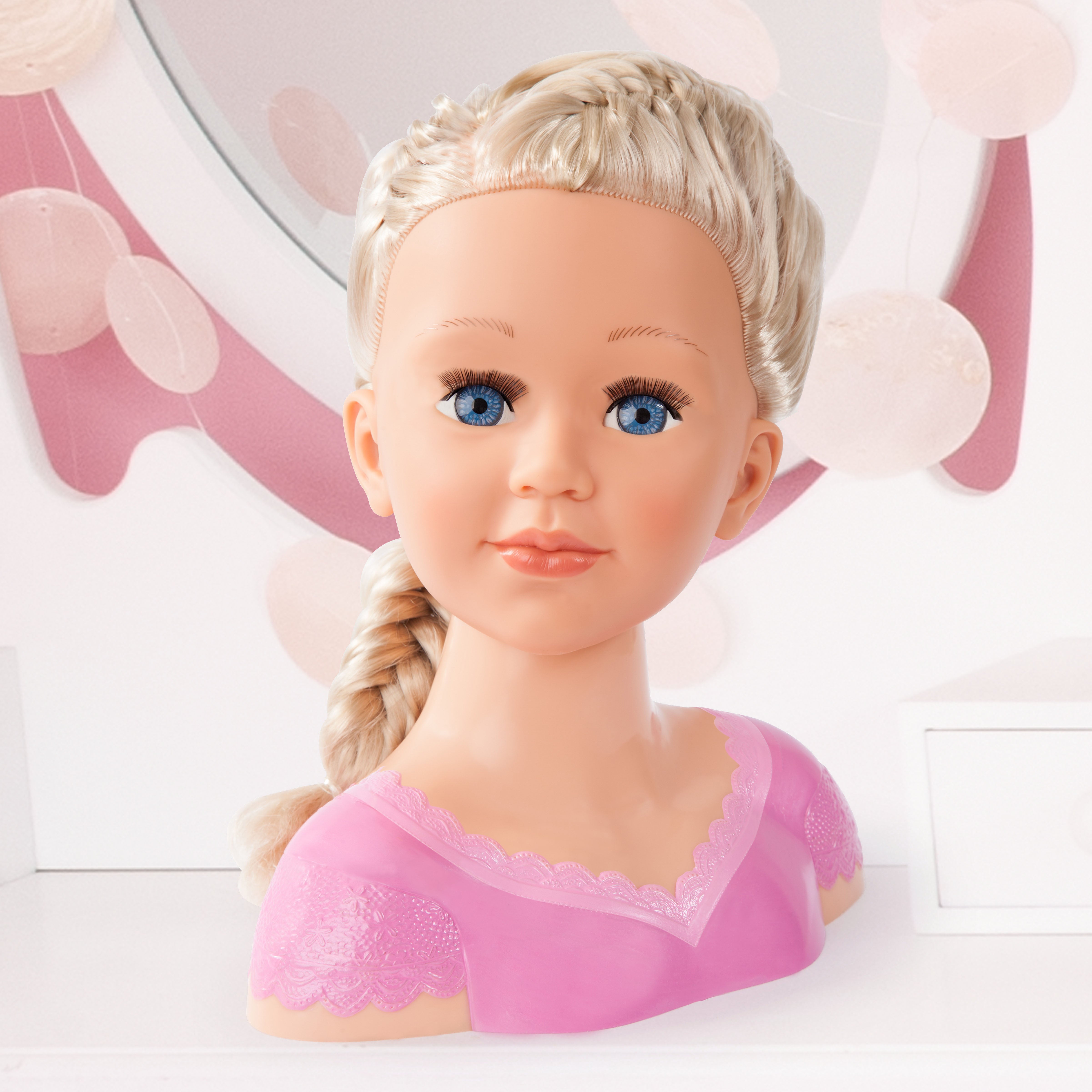 Bayer Charlene Super Model Styling Head w/Hair Bunches.