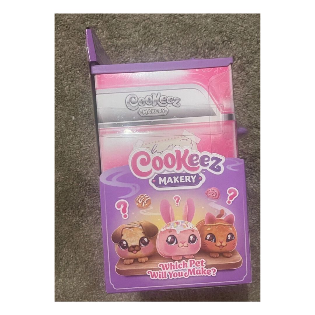 Cookeez Makery Cinnamon Treatz B/O